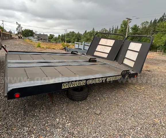 2002 Snow-Mobile Trailer