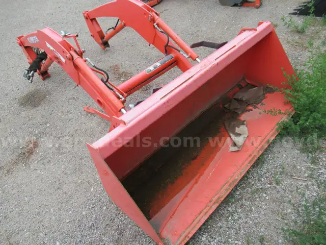 Kubota Loader Arms &#x26; Bucket