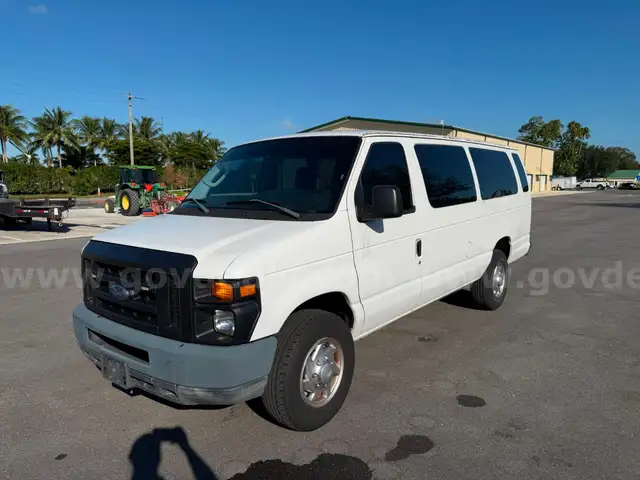 2010 FORD ECONOLINE E-350 15-PASSENGER