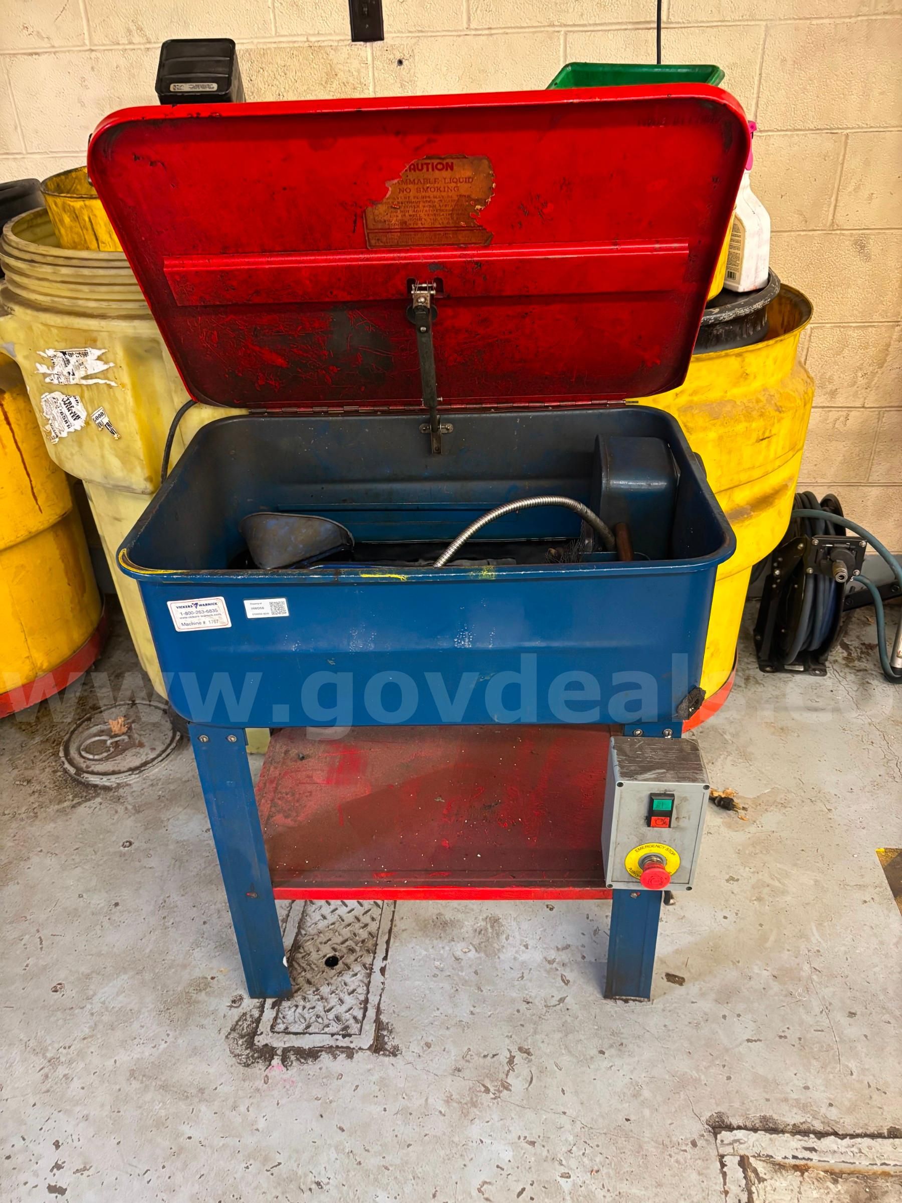 Sand Blast Cabinet & Parts Cleaner | GovDeals