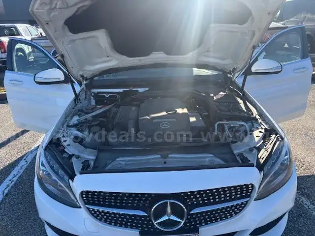 2015 Mercedes Benz C300 4M