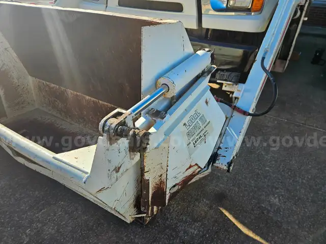 2010 STERLING L 8500 WITH LOADALL SELFLOADING BUCKET
