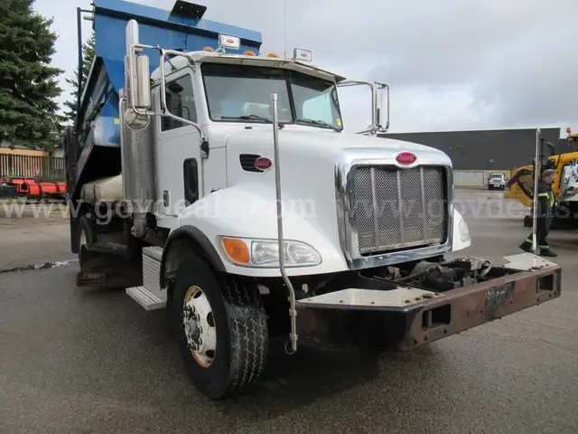 2006 Peterbilt 335