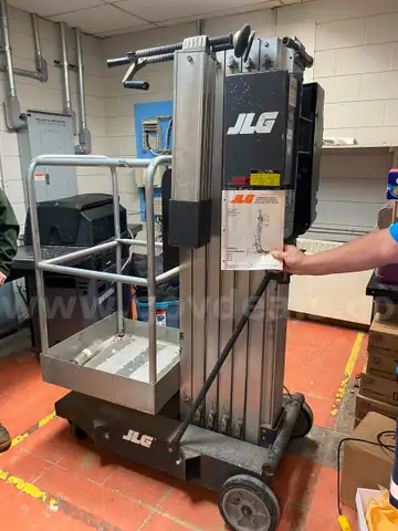 JLG Man-lift