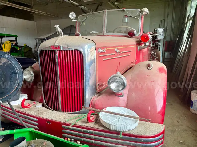 1951 Mack Pumper