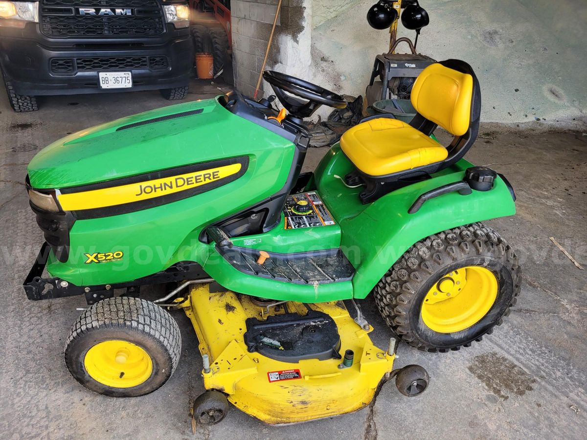 John Deere Ride On Mower | GovDeals