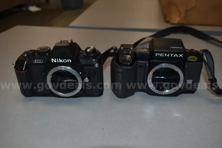 Lot of Two 35mm Cameras Nikon N2000 &#x26; Pentax SF1