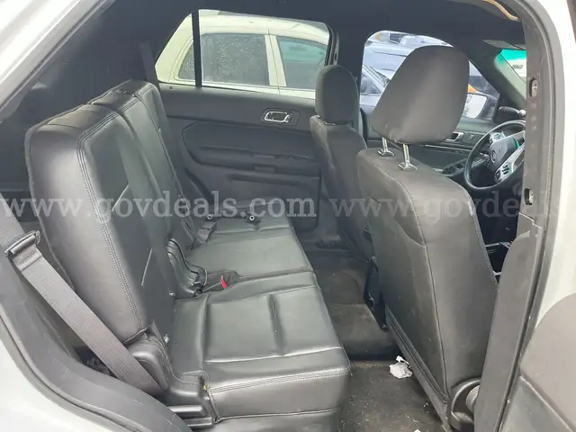 Unit 1112 2016 Ford Explorer