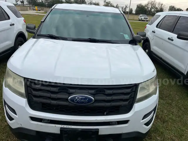 Unit 1111 2016 Ford Explorer
