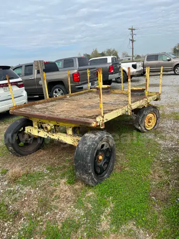 Flatbed farm trailer