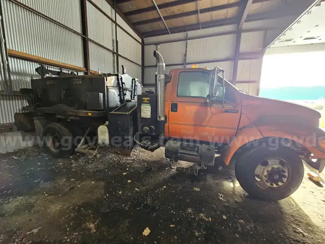 2003 Ford F-650 CL Super Duty with Air compressor