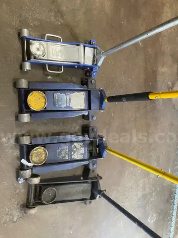 4 assorted floor jacks