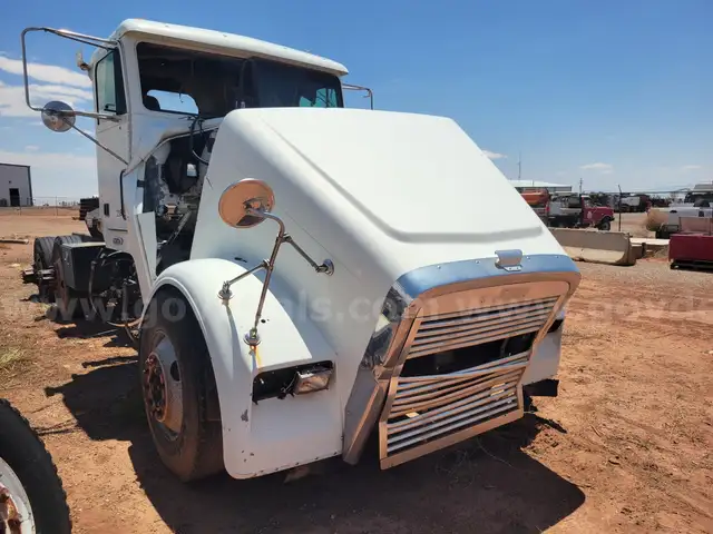 1997 Freightliner FLD120SD