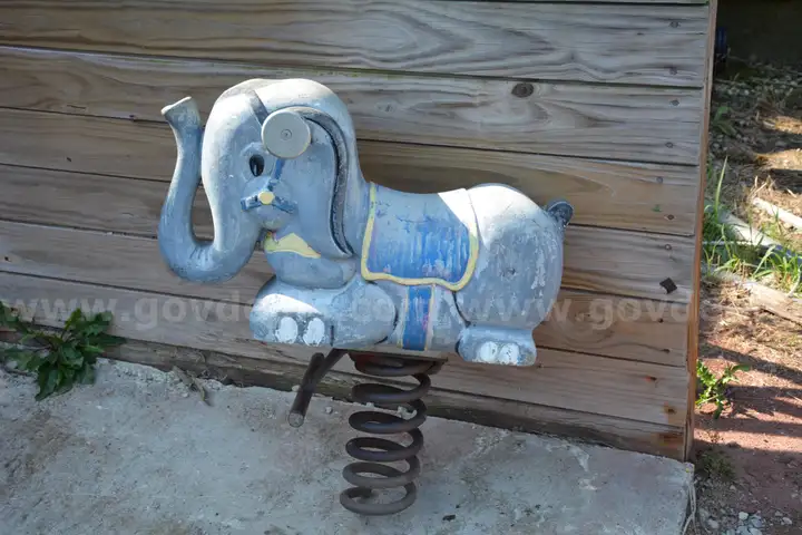 Cast Playground Elephant (11)