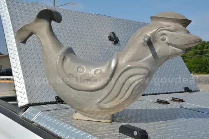 Saddle Mates Cast Shark (15)
