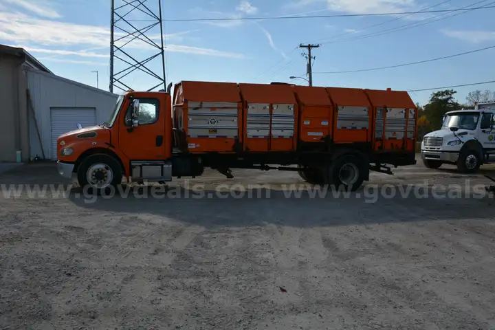 2010 Freightliner M2 106 Recycling Truck