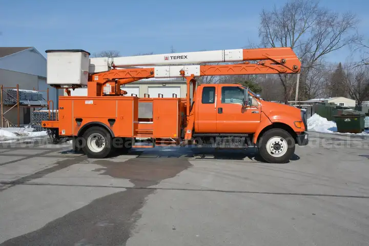 2011 Ford F-750 Bucket Truck