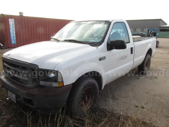 2004 Ford F-250 SD XL 2WD Long Bed