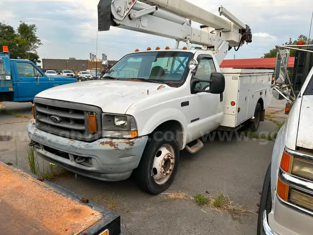 2003 Ford F550 Bucket Truck   Unit 919