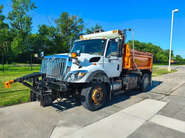 2011 International 7400 Dump Truck / Plow Truck