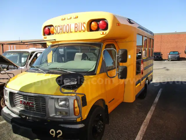 1998 GMC Savana Mini-Bus