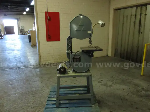 DELTA BAND SAW