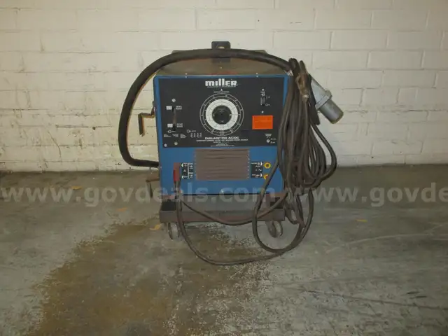 MILLER DIALARC 250 WELDER
