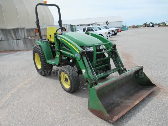 2006 John Deere 3520 Tractor/Loader