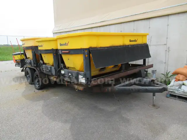 Lot of Spreaders