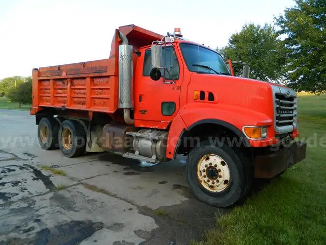 2005 Sterling LT9500 Tandem Axle Dump Truck