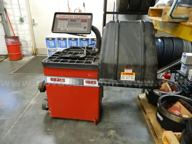 Coats 1025 Solid State wheel Balancer