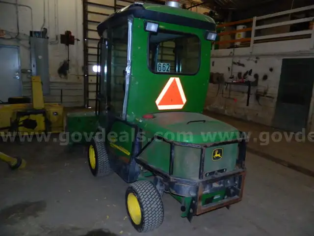 John Deere 1445 series 2 4wd with attachments