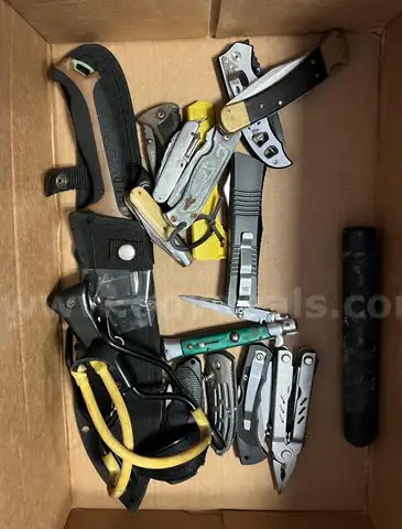 Lot #6 - Knives