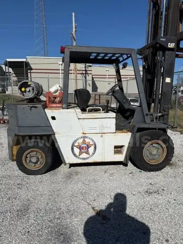 Lot #1 - Caterpillar ForkLift