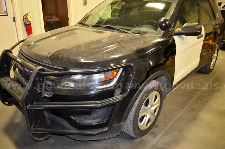 Lot #1: 2018 Ford Explorer