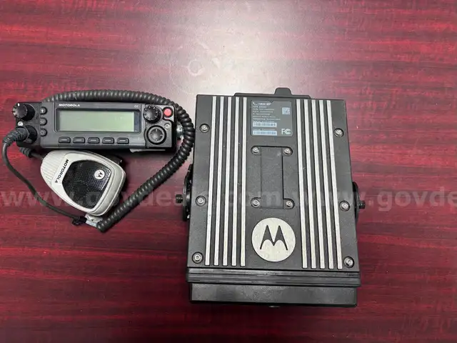 MOTOROLA APX 6500 VHF RADIO