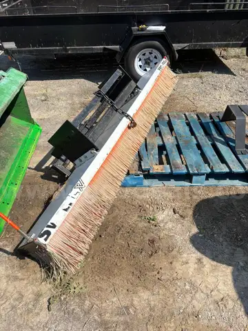 Truck Push Broom