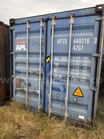 40&#x27; Shipping Container (318)