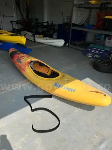 Wave Sport Descente Kayak with Paddle