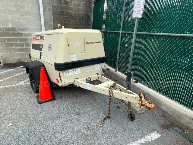 2000 Ingersoll-Rand P130 Air Compressor Trailer