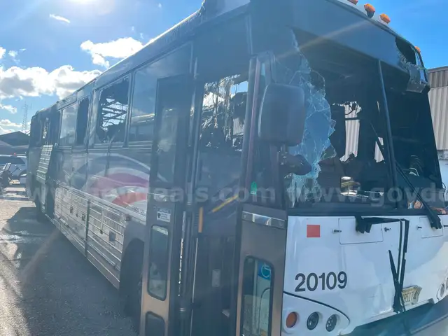 1 Decommissioned bus (With Tires) – 2020 MCI/D4500 – Lot BL26-9