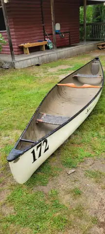 Canoe - Swift Algonquin 16ft Kevlar