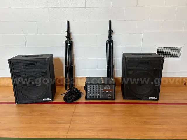 Yamaha Sound System (Amp, 2 speakers, 2 speaker stands, 2 speaker cords)