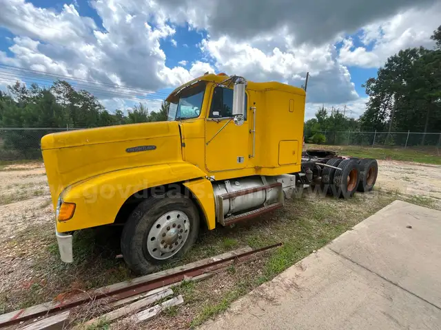 Freightliner FLD120