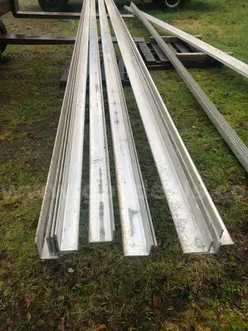 Aluminum Angle.  31/2x21/2x1/4" x25"