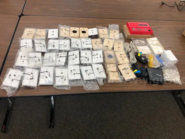 Lot off comm eqipment