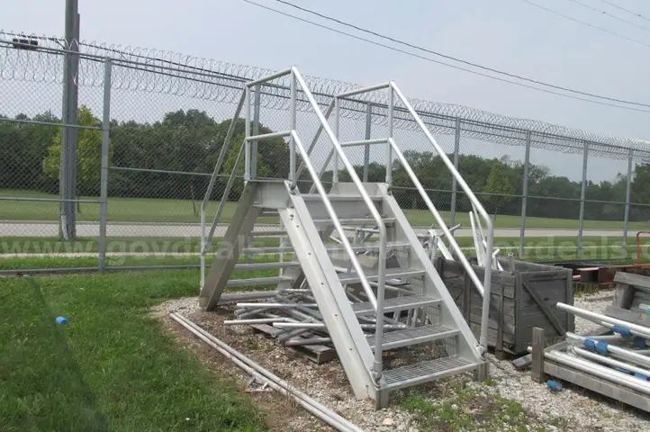 Aluminum Stairway