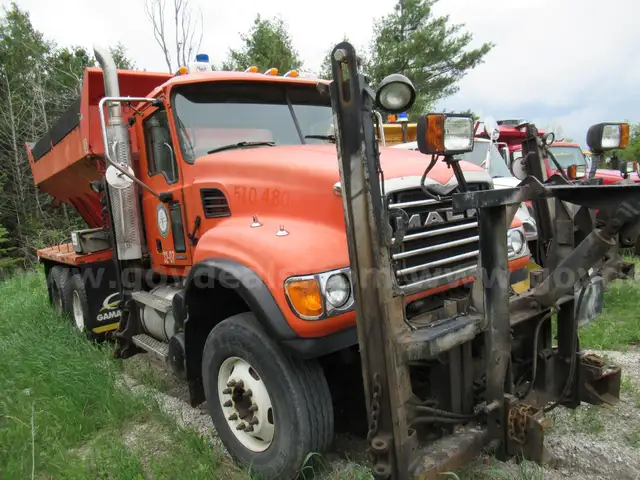 2007 Mack CV713 Granite