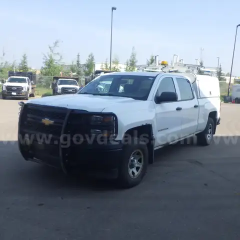 2015 Chevrolet Silverado 1500 4WD CREW CAB PICKUP 4-DR, 5.3L V8 OHV 16V