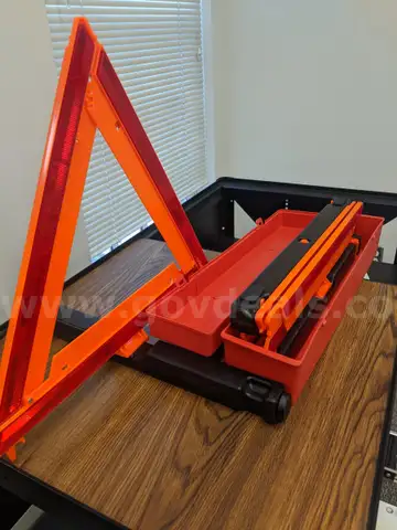 Signal State Warning Triangle Flare Kit